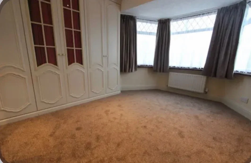 Flat Elmcroft Avenue in Greater London
