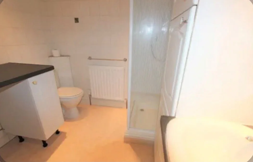 Flat Elmcroft Avenue in Greater London
