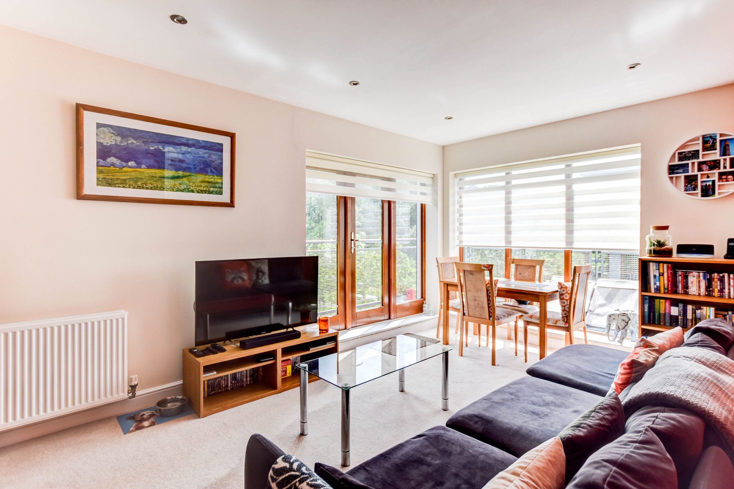 Flat Commonwealth Drive in Crawley