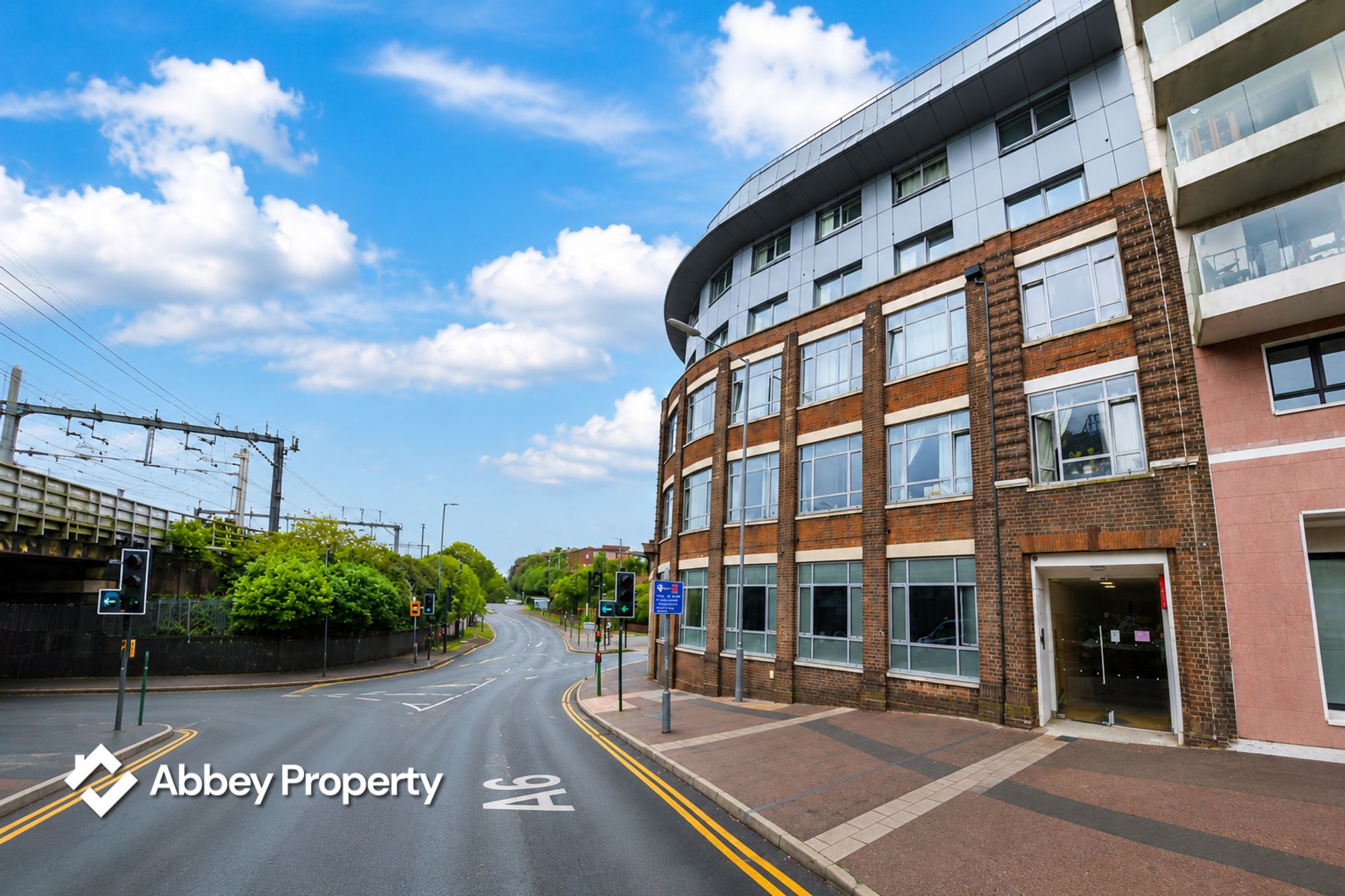Flat Midland Road in Luton