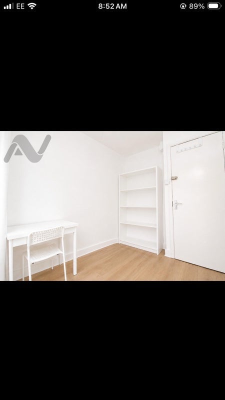 Room Seven Sisters Road in Greater London