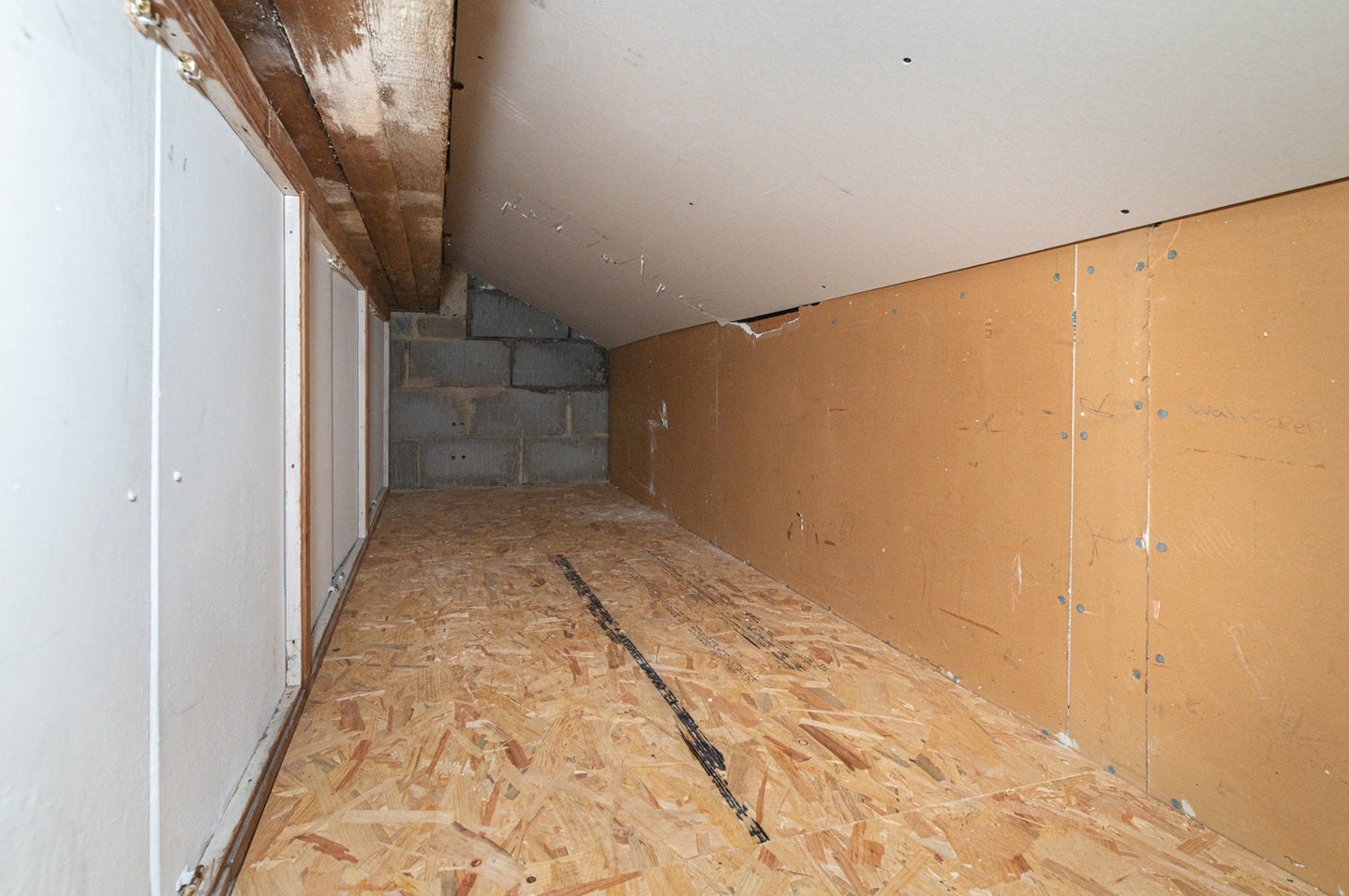 Room Halter Close in Hertsmere