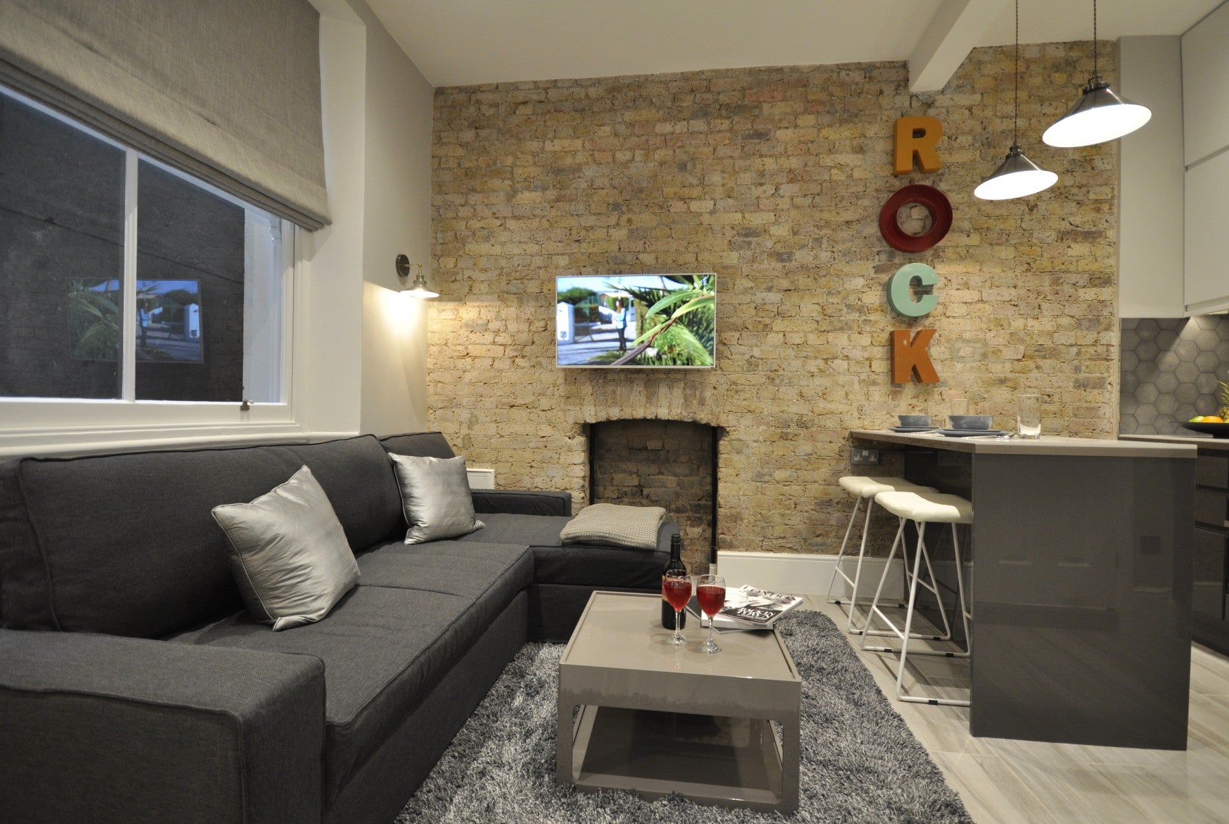 Flat Linden Gardens in Greater London