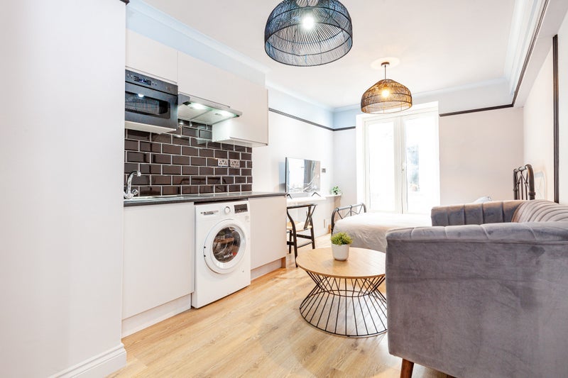 Flat Kensington Gardens Square in City of Westminster