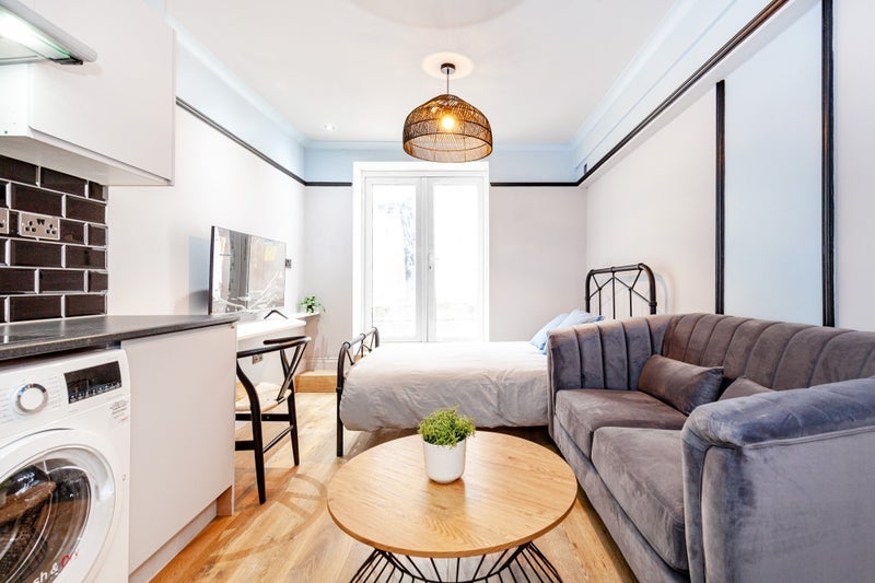 Flat Kensington Gardens Square in City of Westminster