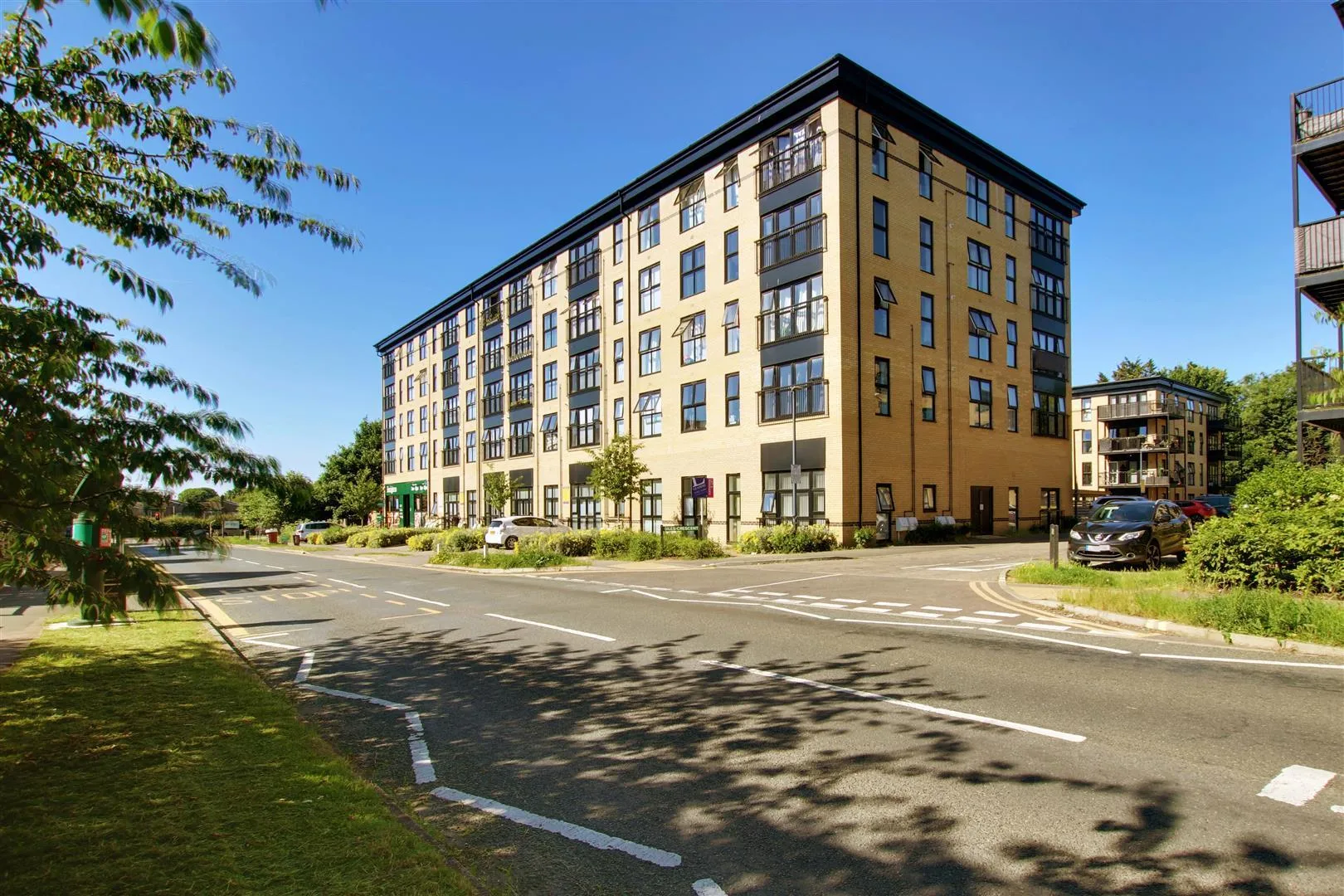 Flat College Road in Cheshunt