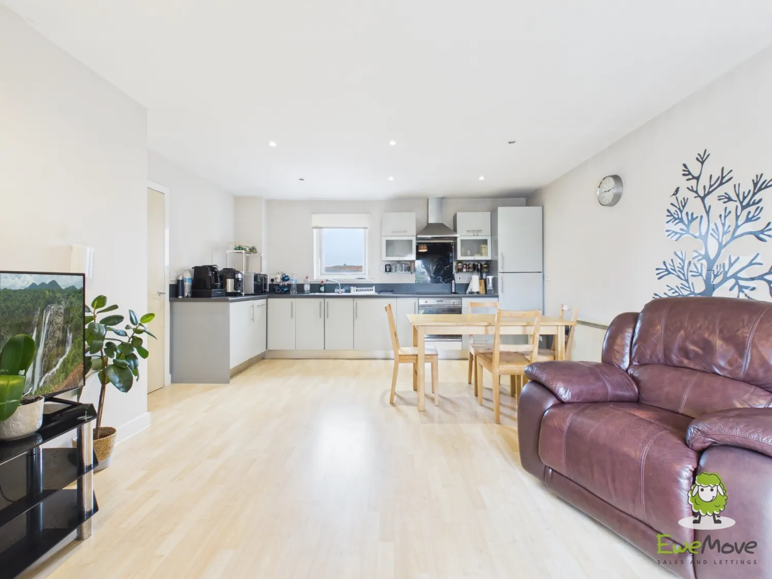 Flat Winterthur Way in Basingstoke and Deane
