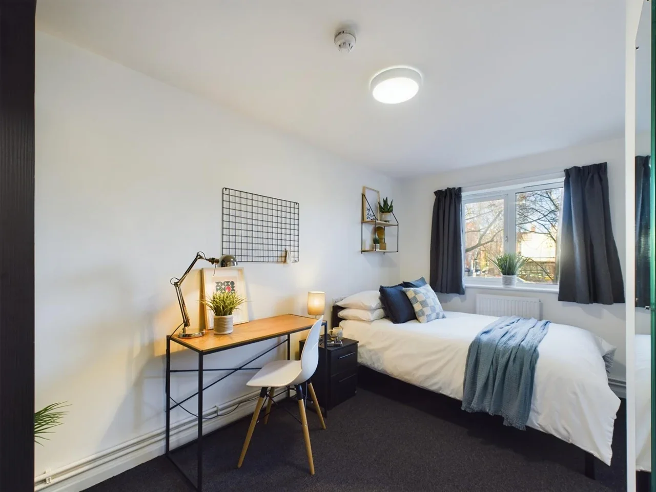 Room Kedleston Street in Derby