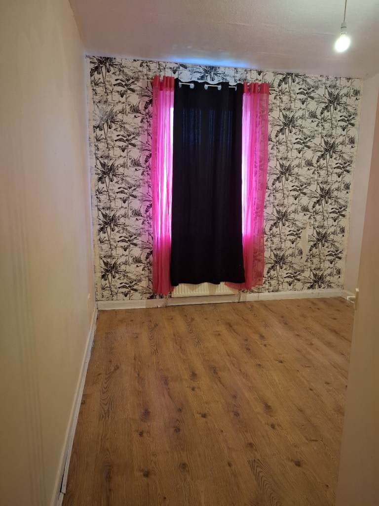 Flat Granton Crescent in City of Edinburgh