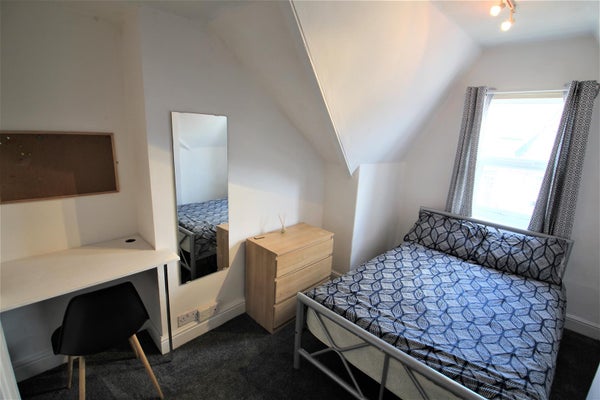 Flat Winston Gardens in Leeds