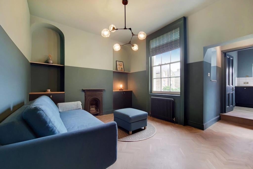 Flat Upper Tulse Hill in Greater London