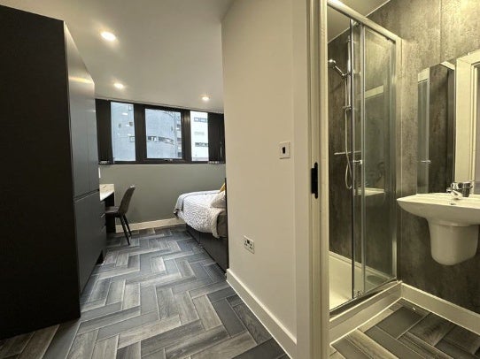 Room High Road in Nottingham