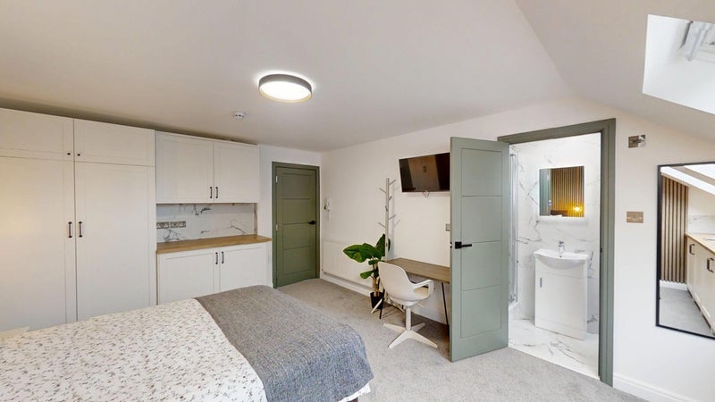 Room Coldharbour Lane in Greater London