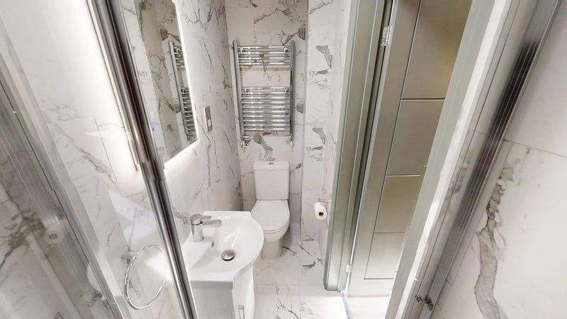Room Coldharbour Lane in Greater London