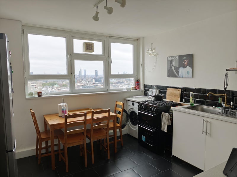 Room Hall Street in Greater London