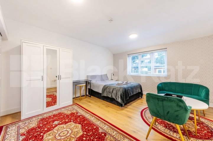 Flat Iverson Road in Greater London