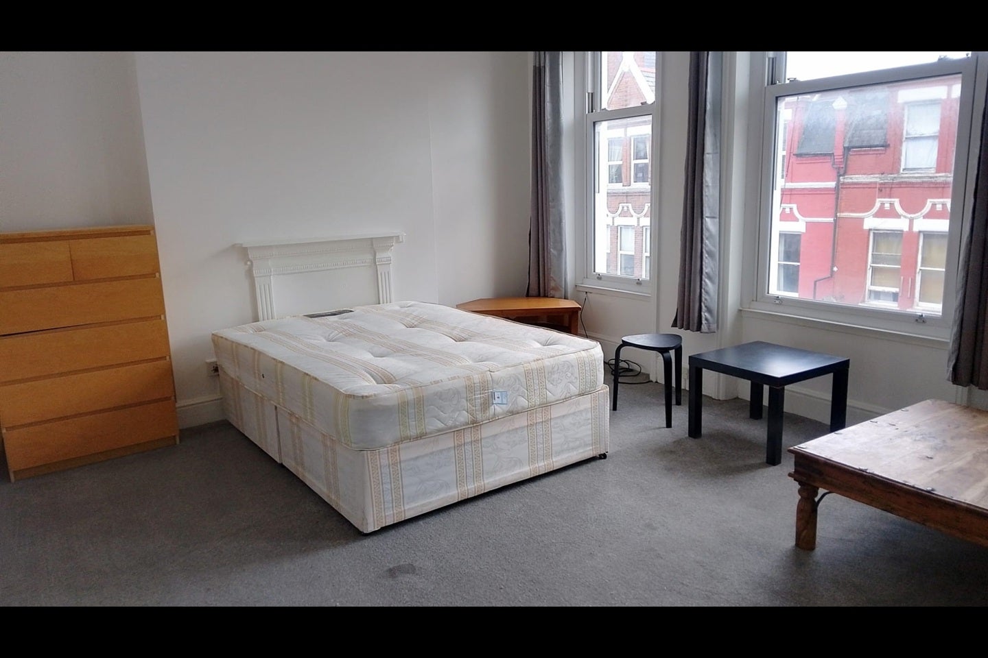 Flat Middle Lane Mews in Greater London