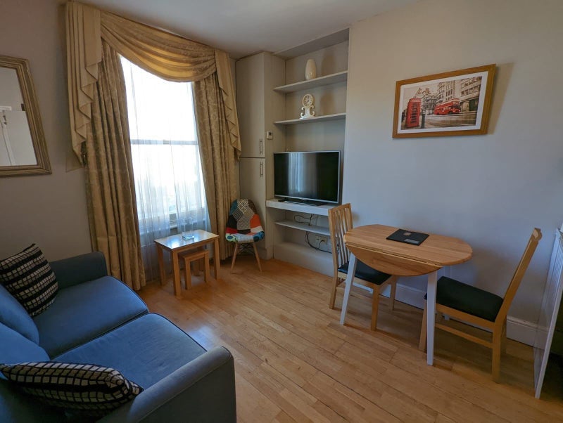 Flat Challoner Street in Greater London