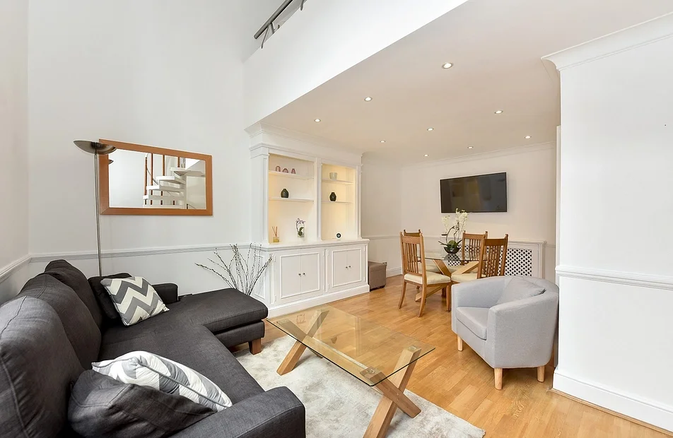 Flat Bourne Street in City of Westminster