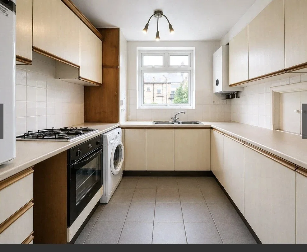 Flat Holm Oak Mews in Greater London