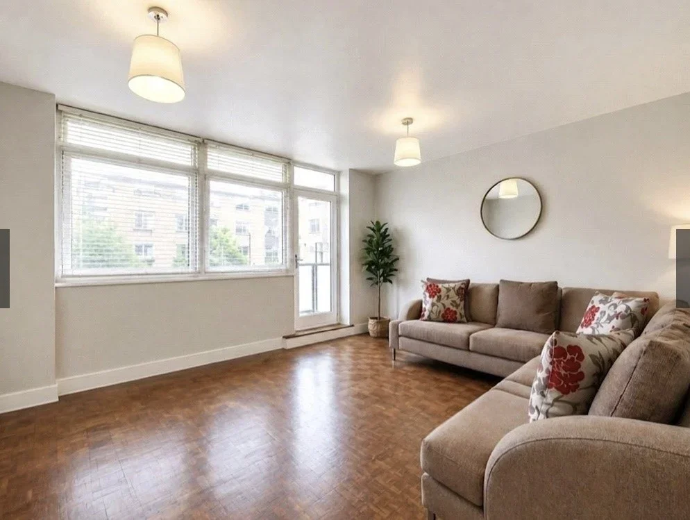 Flat Holm Oak Mews in Greater London