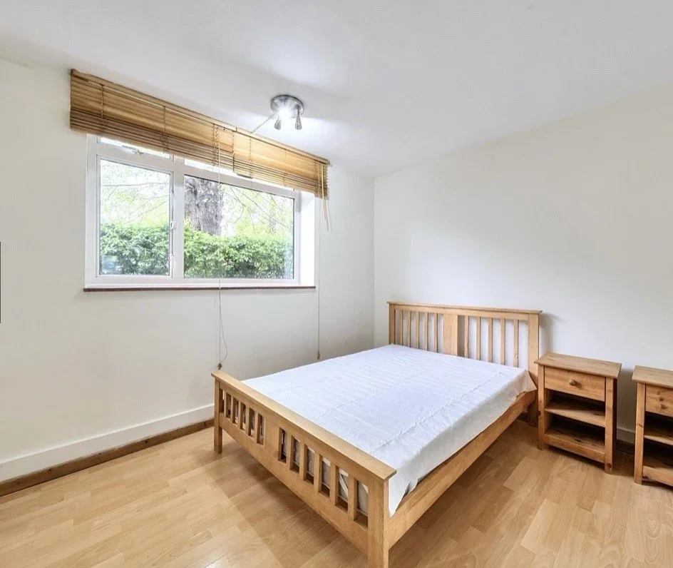 Flat Holm Oak Mews in Greater London