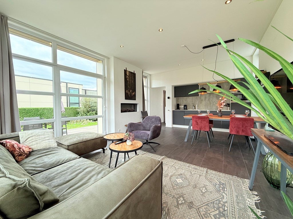 Vrijstaande woning te koop: Buitenhuizerweg 2-432, Velsen-Zuid
