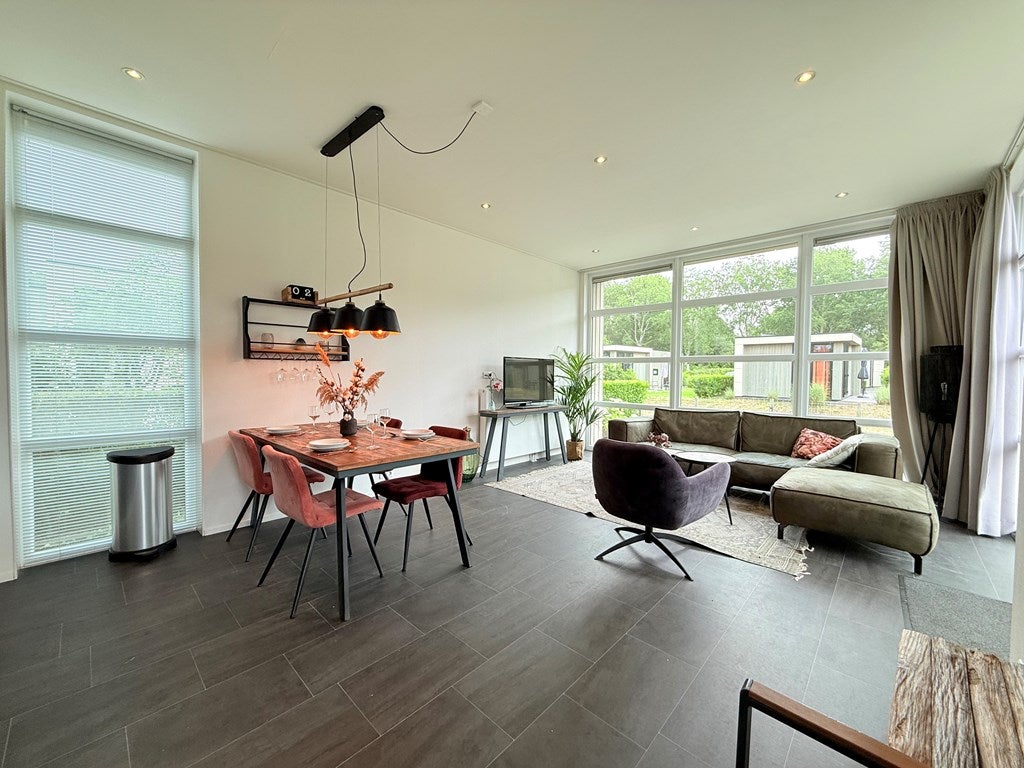 Vrijstaande woning te koop: Buitenhuizerweg 2-432, Velsen-Zuid