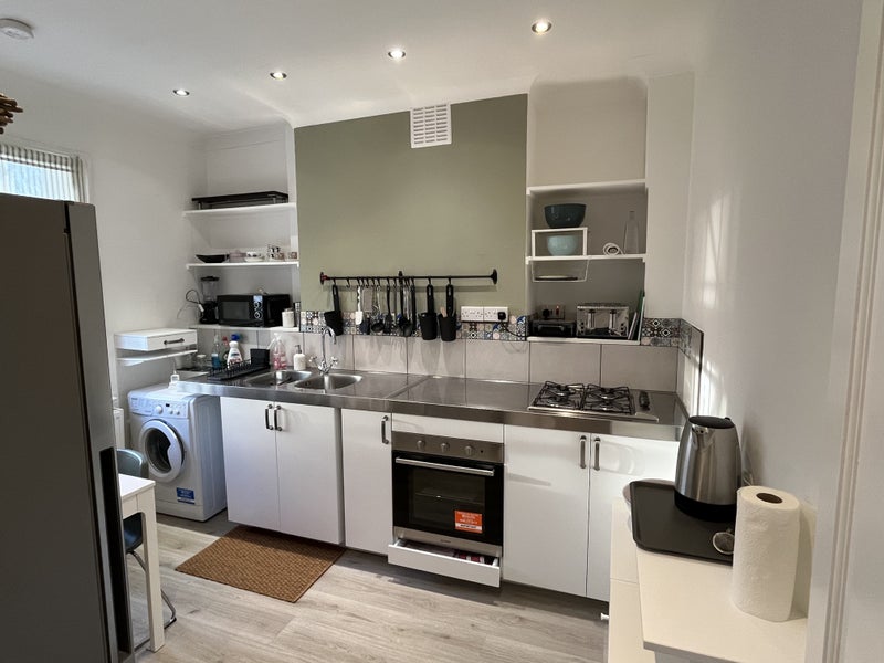 Room Harleyford Road in Greater London