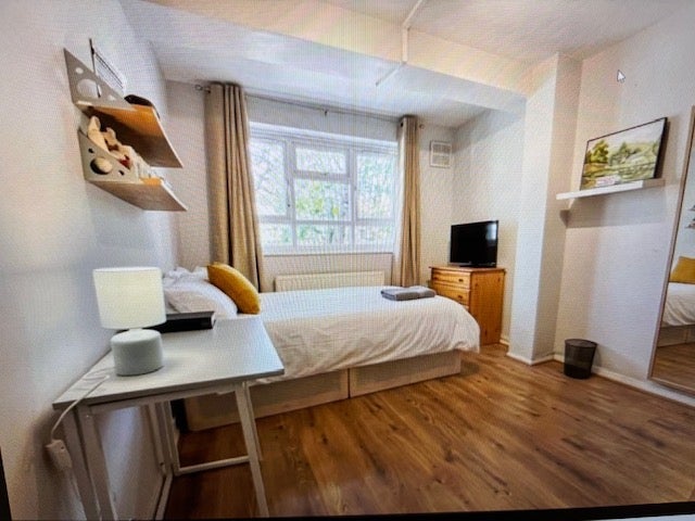 Flat Southmead Road in Greater London