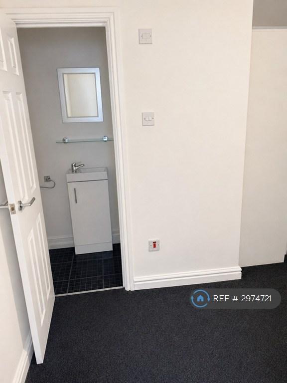 Room Whittle Drive in Salford