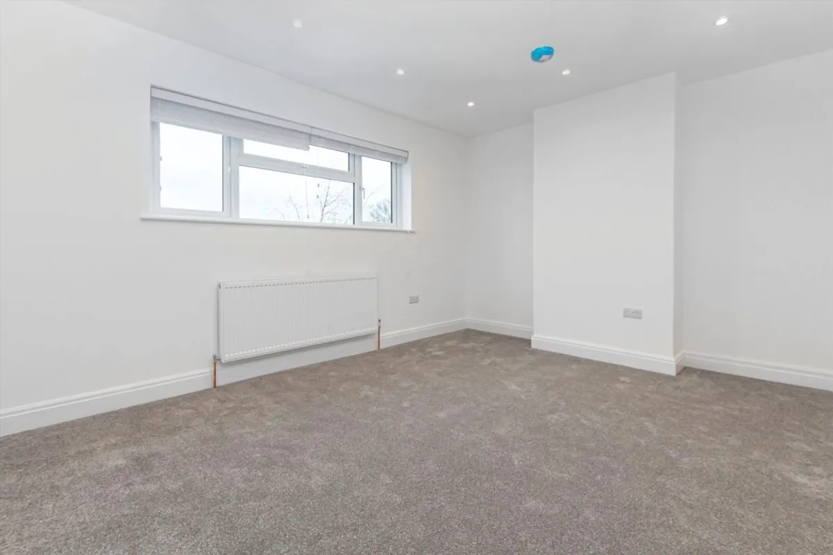 Flat London Road in Greater London