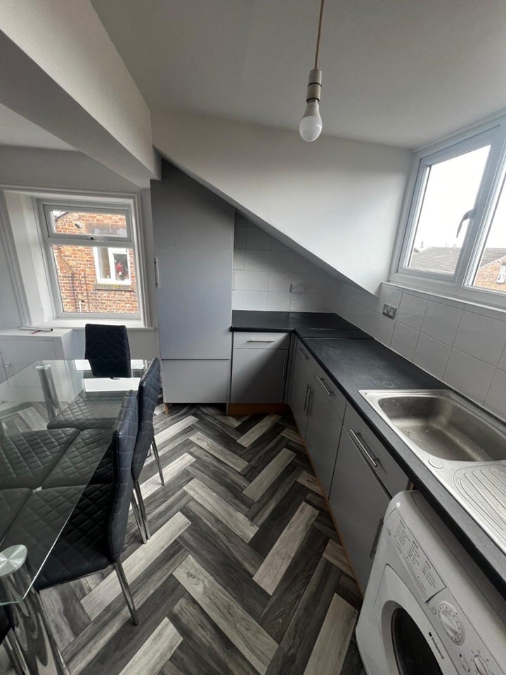 Flat Euston Grove in Oxton Village