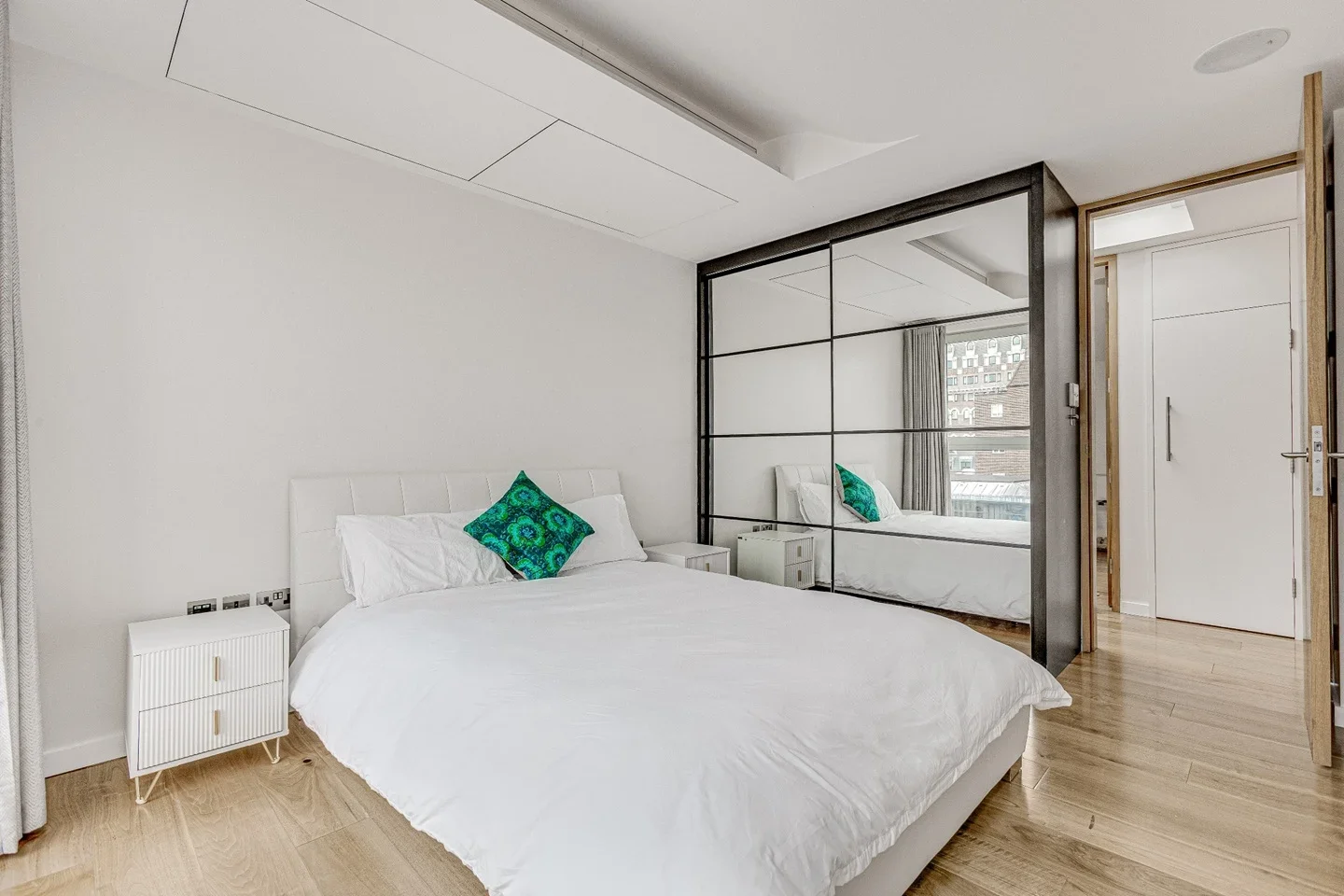 Flat Harley Street in City of Westminster