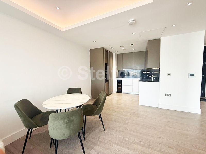 Flat Macclesfield Road in Greater London