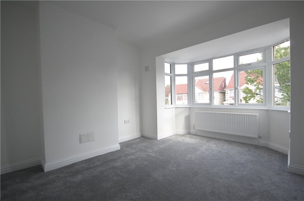 House Rydal Crescent in Greater London
