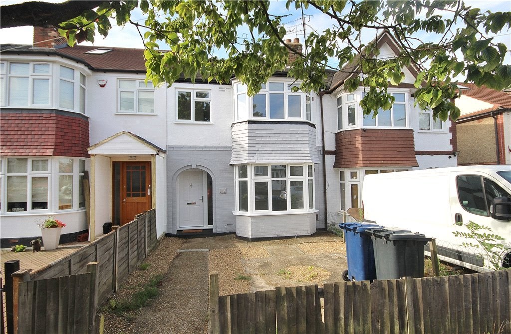House Rydal Crescent in Greater London