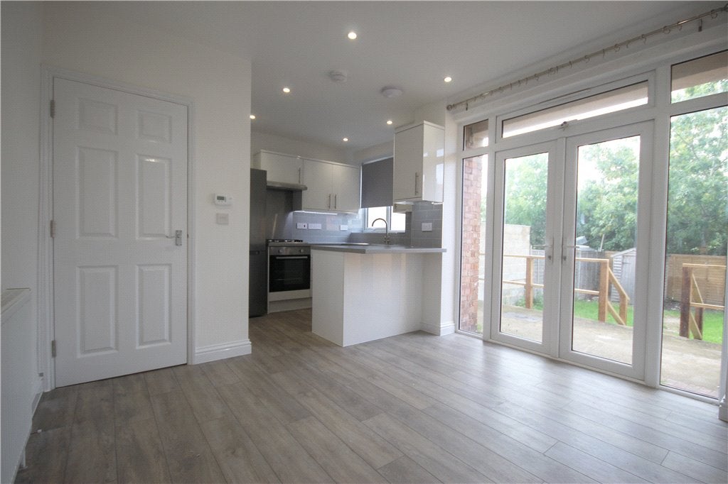 House Rydal Crescent in Greater London