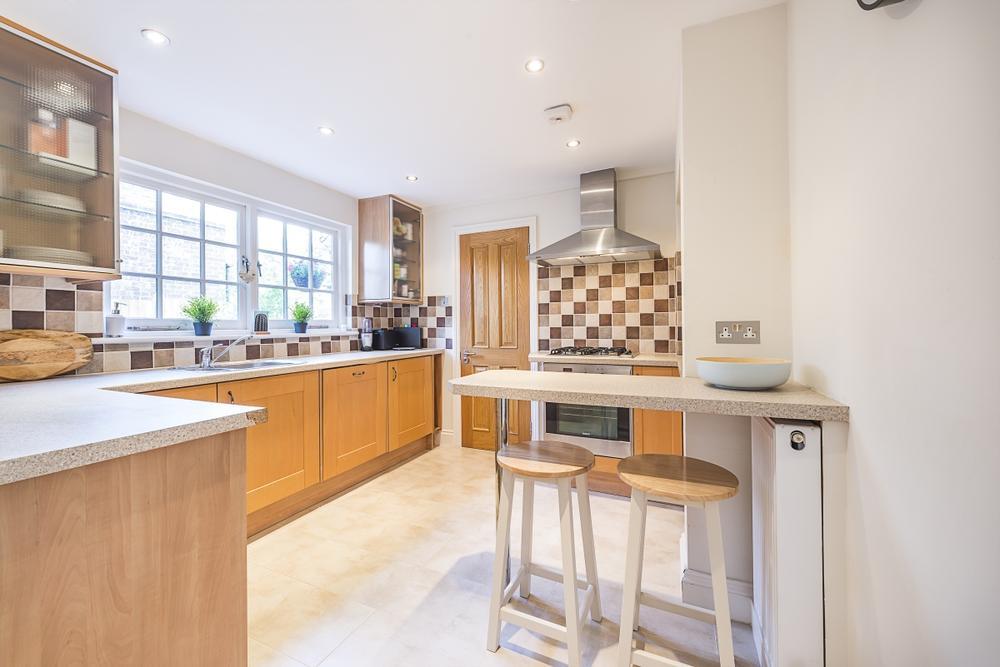 Flat Colville Gardens in Greater London
