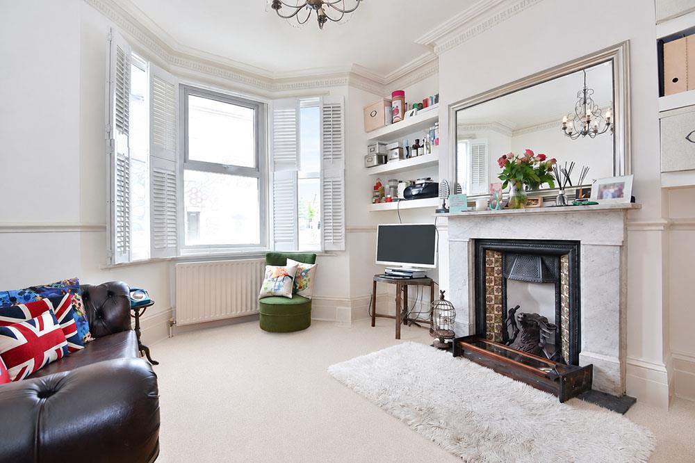 Flat Colville Gardens in Greater London