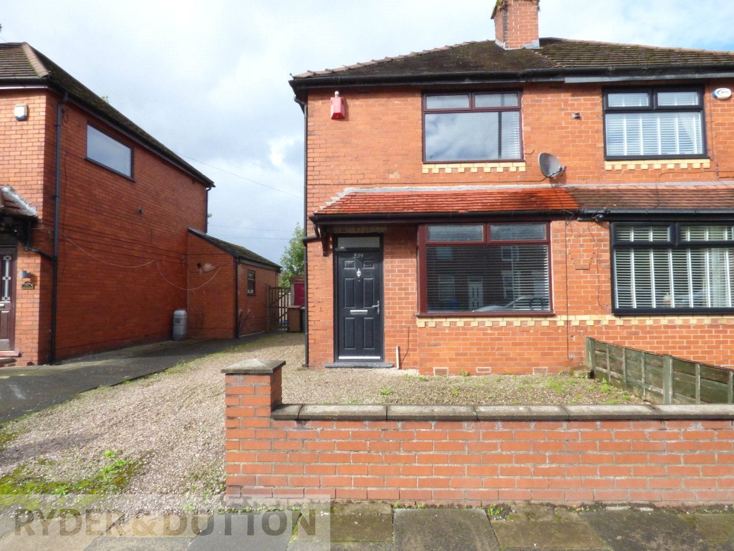 House Oldham Road in Middleton
