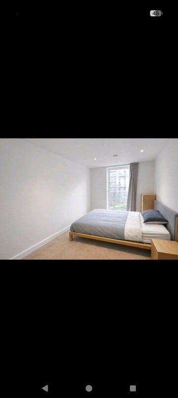 Room Mirabelle Gardens in Greater London