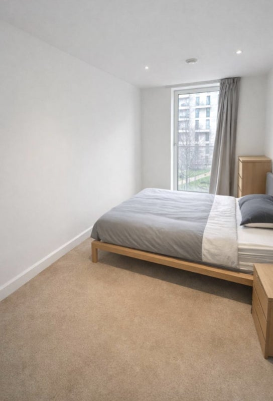 Room Mirabelle Gardens in Greater London