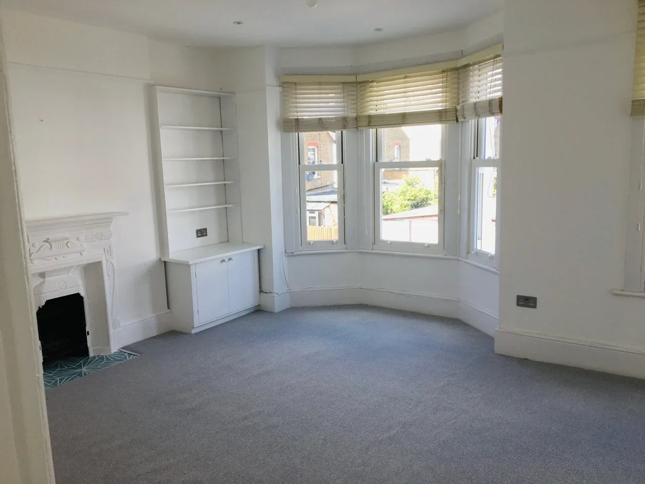 Flat Denmark Road in Greater London