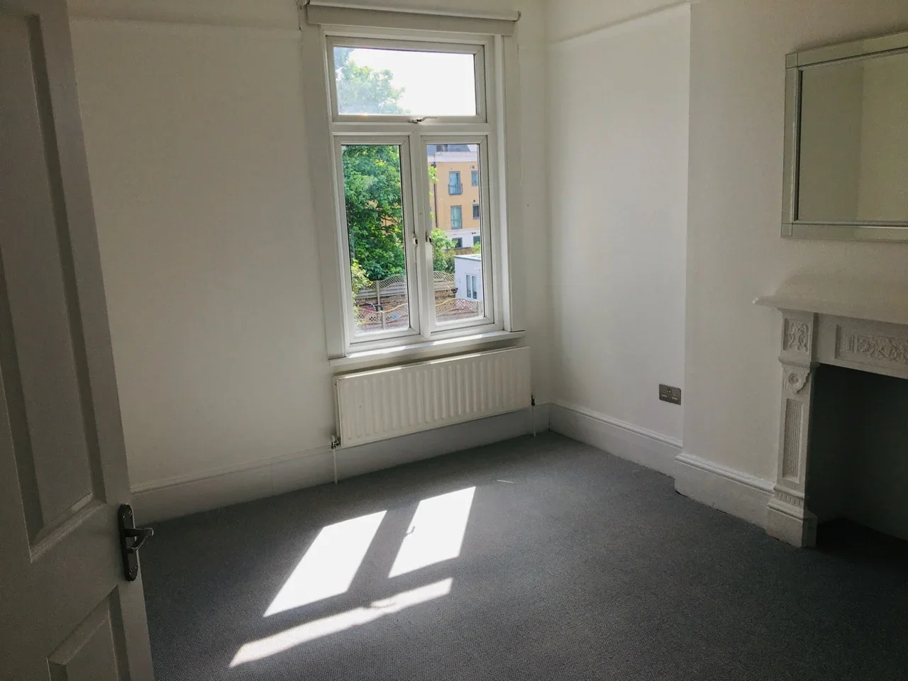 Flat Denmark Road in Greater London
