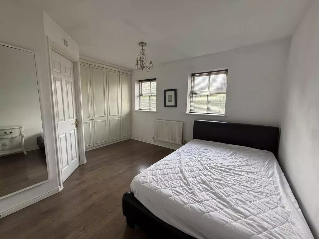 House Chamberlayne Avenue in Greater London