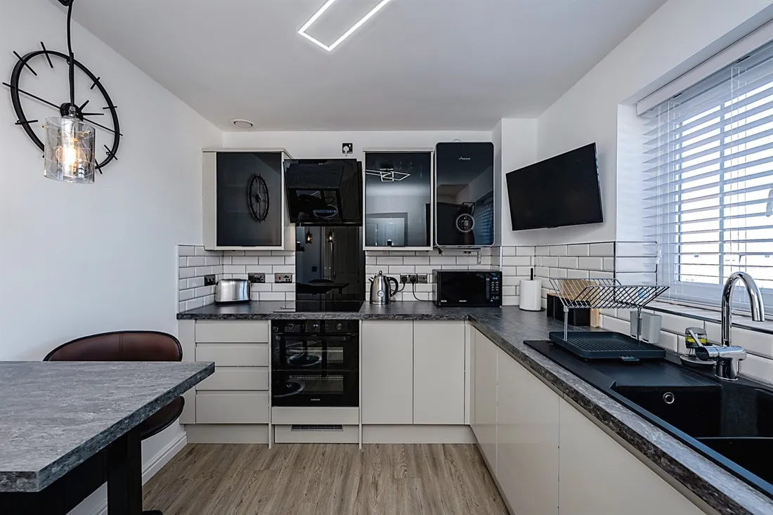 Flat Moorland Green in Gorseinon