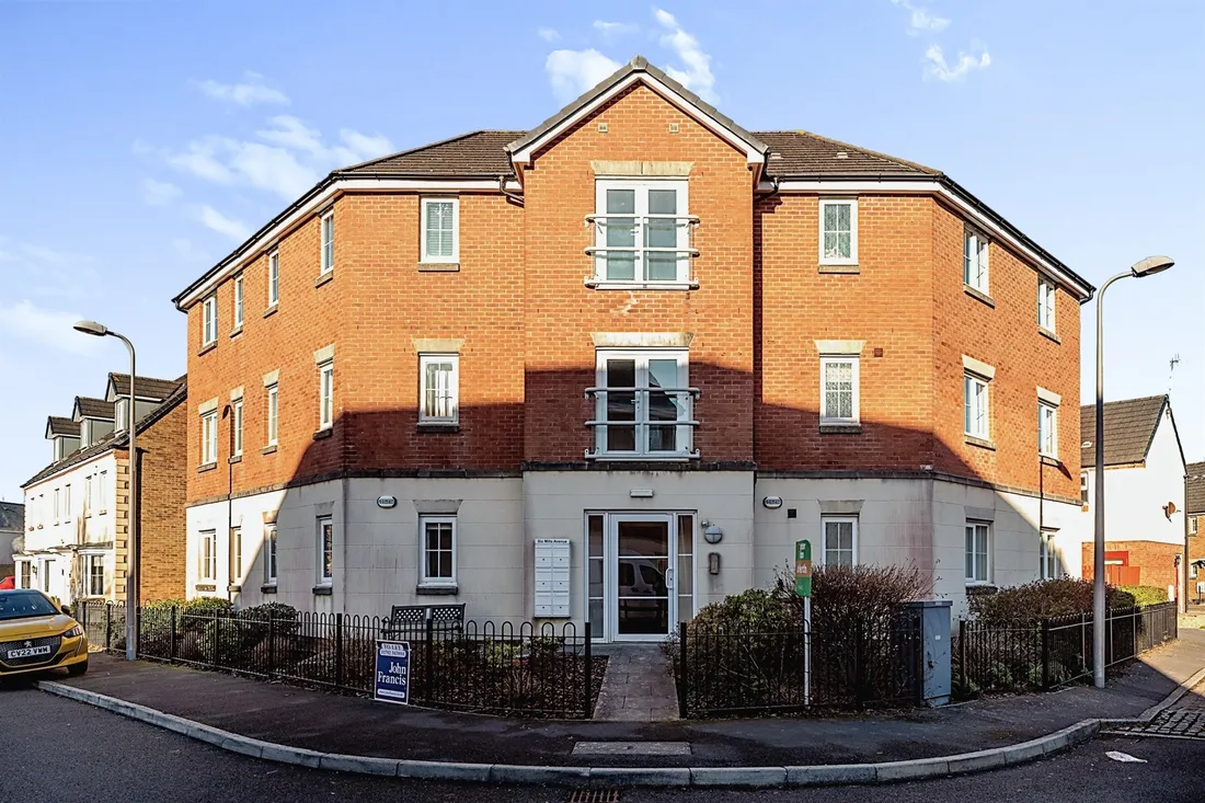 Flat Moorland Green in Gorseinon