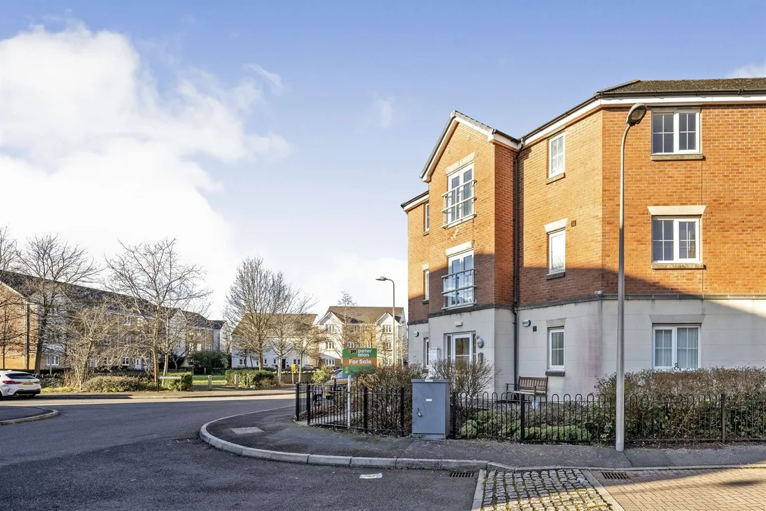 Flat Moorland Green in Gorseinon