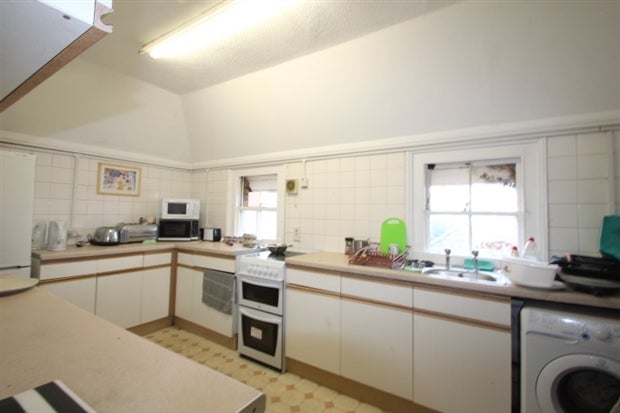 Room High Street in Greater London